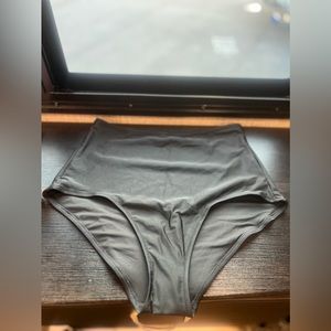 Aerie high waisted full coverage bottom, medium NWT